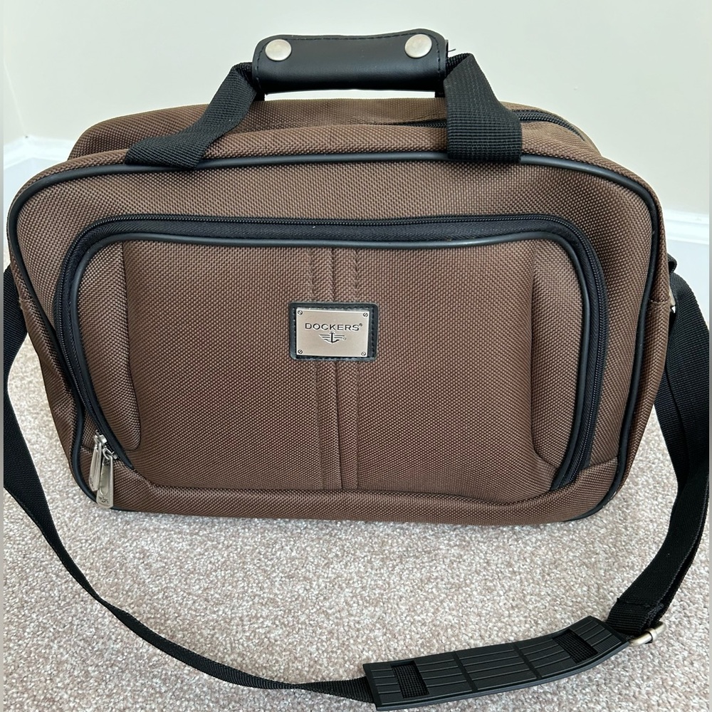 DOCKERS Carry On Travel Duffel Bag - Removable Shoulder Strap - Men’s